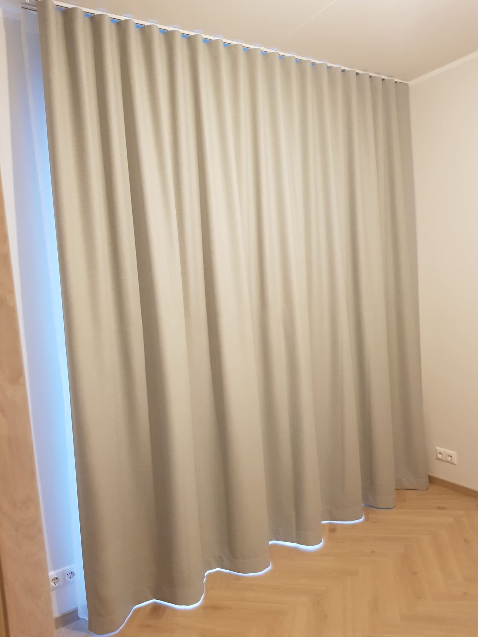 Solare Stuudio tööd — jõulumeeleoluga elutuba