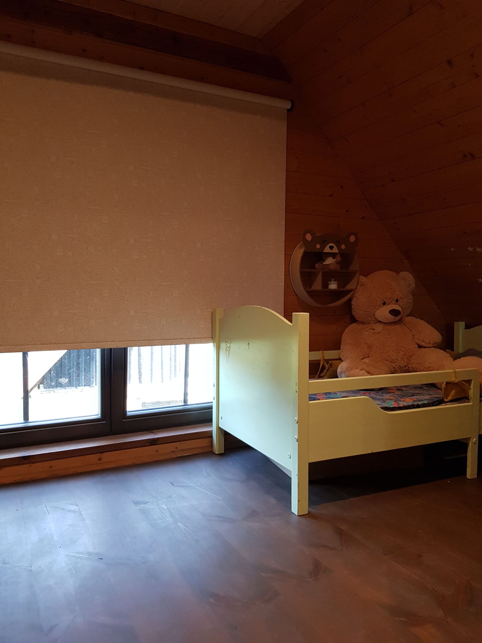 Solare Stuudio tööd — valguse ja kangaga