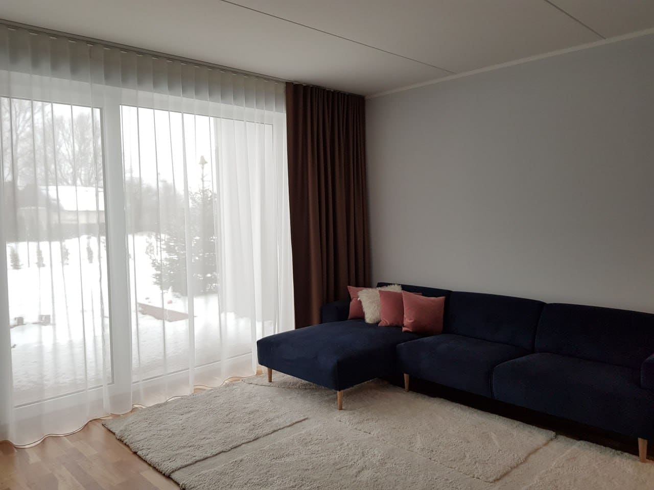 Pimendav külgkardin — raske langus