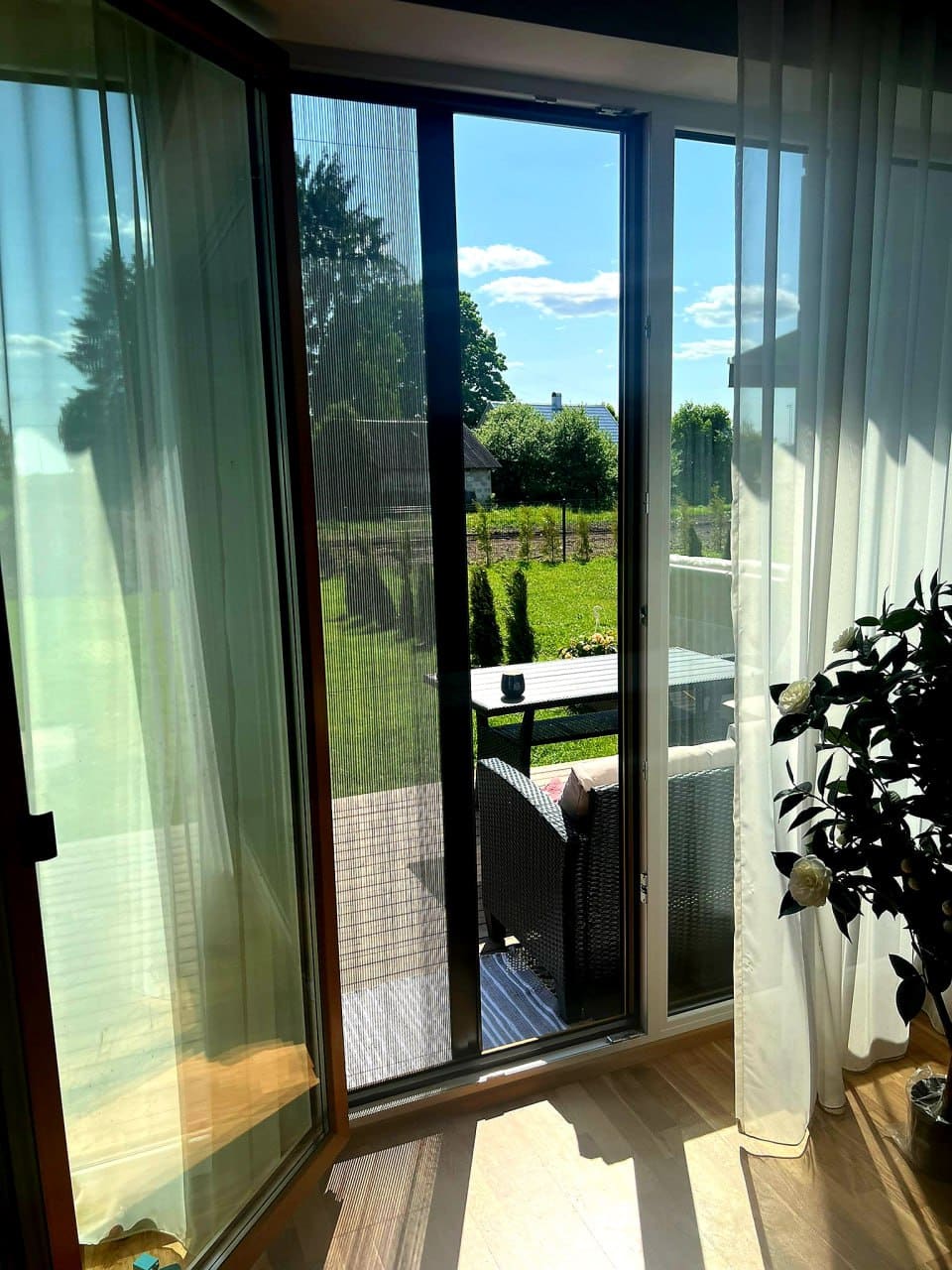 Volditav putukavõrk-uks